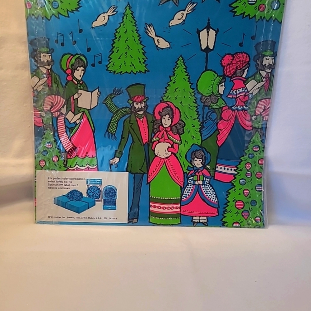 Tie Tie Wrapping Paper Vintage Holiday Christmas Carolers